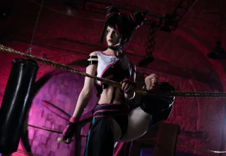 Juri Han by mollb_cosplay (Street Fighter)