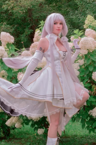 Illustrious from Azur Lane by Peppy_cos
