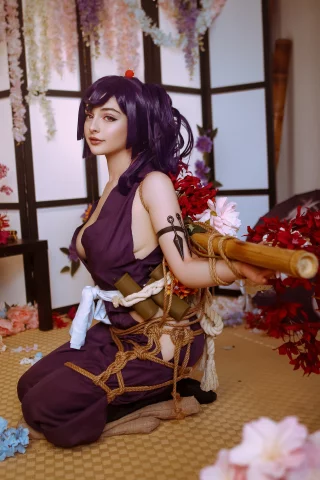 Yuzuriha by TanniaTwister