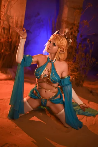Princess Zelda from the Legend of Zelda by Yuna Kairi