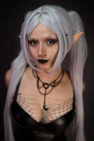 Frieren ( Goth Version ) by Froshki