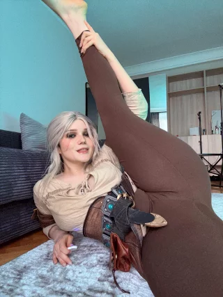 Ciri from The Witcher cosplay by Neyrodesu