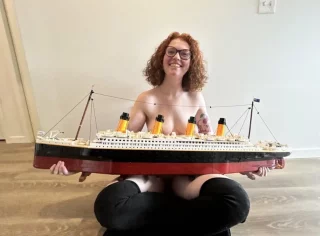 Lego girls have talented hands…