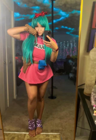 Bulma Cosplay (by Jezlene)