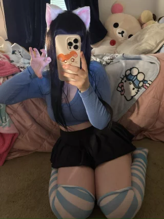 would anyone be kind enough to pet me?? :3