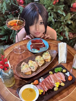 Dining with Ada Wong