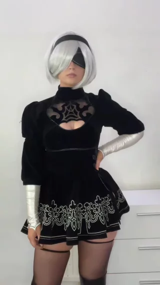 2B by (nebulouslybecca)