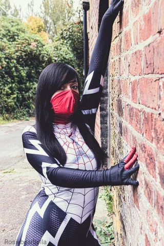 Silk cosplay by Rosiebearbella