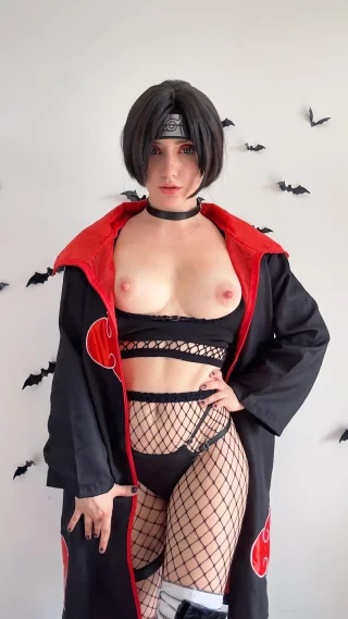 Itachi from Naruto by Fleurxy