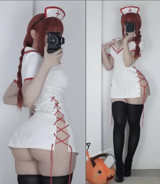Anna\'s Nurse Makima Cosplay