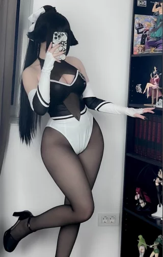 So excited for Anna\'s Takao cosplay!! (Azur Lane)