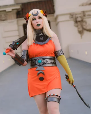 Melinoë, from Hades II (by lynxicat)