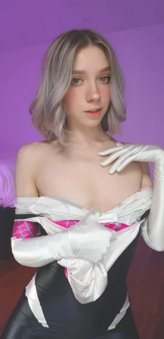 Spider Gwen by ShyVelvetRose