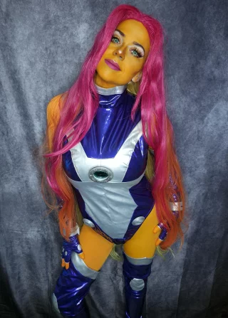 Starfire (Teen Titans) [sighkobunny]