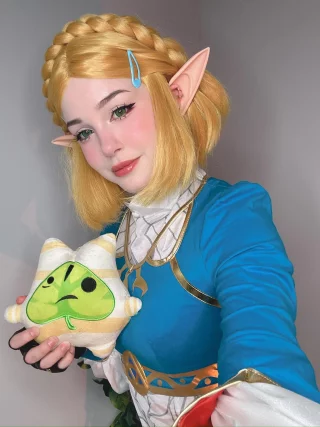Zelda from Breath of the Wild by Emfox