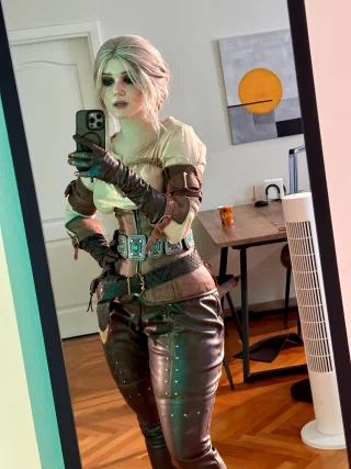Ciri from The Witcher cosplay by Neyrodesu