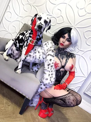 Cruella de Vil (Aleksa Vamp) [One Hundred and One Dalmatians]