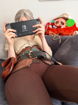 Ciri from the Witcher cosplay (Neyrodesu) I love taking Zelda breaks!