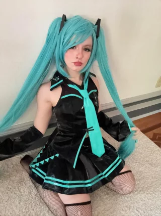 Hatsune Miku by Rae