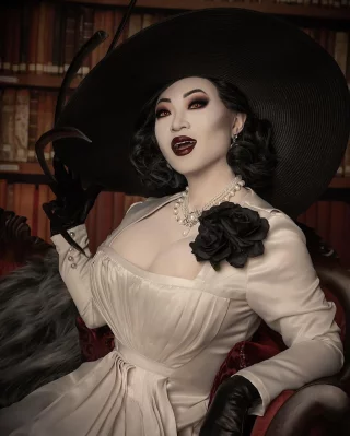 Lady Dimitrescu by Yaya Han
