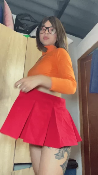 this velma doesn’t lose her glasses… but she might lose her clothes