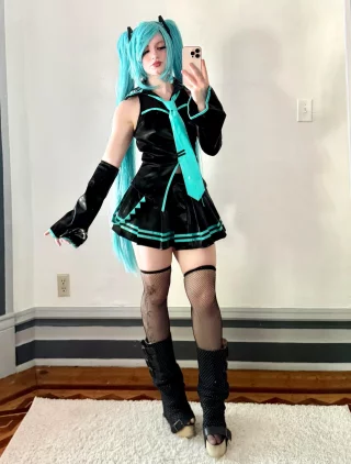 Hatsune Miku by Rae