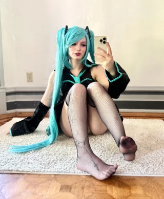 Hatsune Miku by Rae