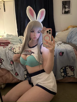 Bunnygirl (Julie)