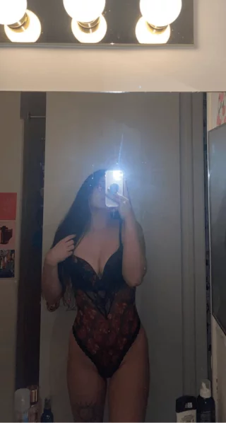 I got a new outfit! Lmk what you think of it ;)