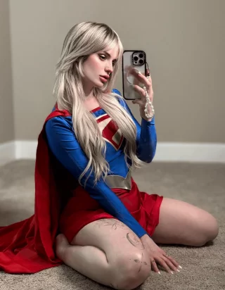 Super Girl [Super Girl] (LeesiBB)
