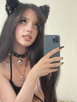 Meeeew nmaw meow maw maw! translation “ fuck me I’m yours!”