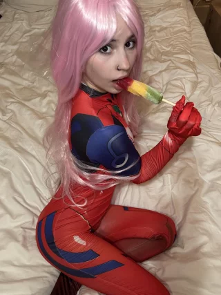 Zero Two really wants attention