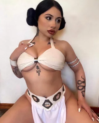I diy’d this whole Leia cosplay for May the 4th! Crossover of her slave look and white dress with buns 🪐