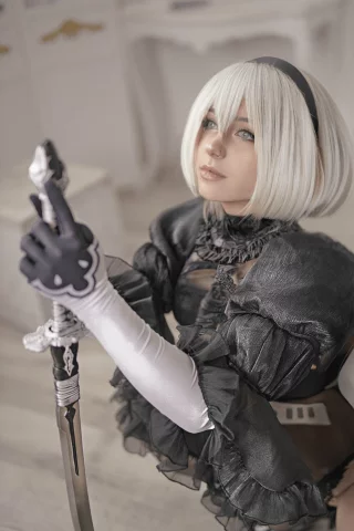 2B by Kuroitsne