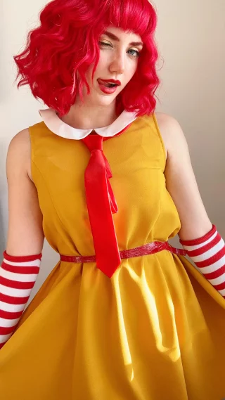 Ronalda Mcdonald by Fleurxy