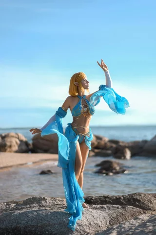 Zelda from the Legend of Zelda by Yuna Kairi