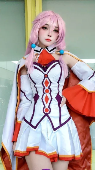 Flare/Freya de \"Kaifuku Jutsushi no Yarinaoshi\"