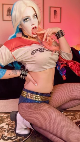 Just cleaning up every drop puddin- Harley Quinn suicide squad by Ava Rhodes