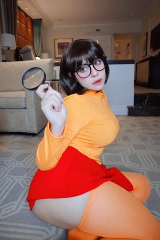 Velma by lemoncatsenpai