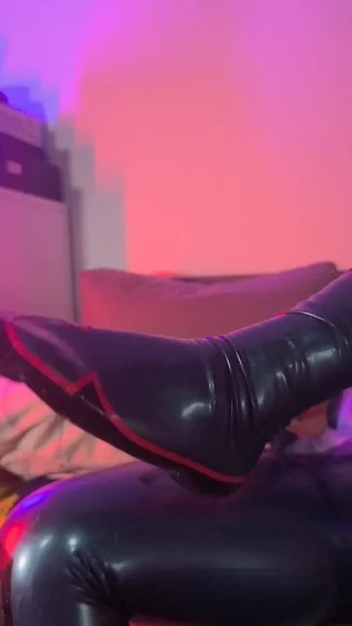 Latex Rei Ayanami Showing her sweaty Feets (by ne0nixx)