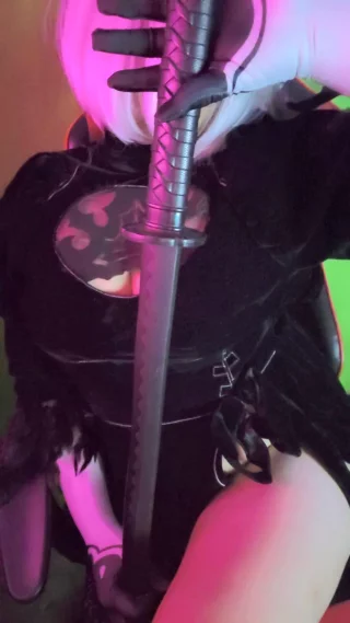 2B by Hima_Cutiee