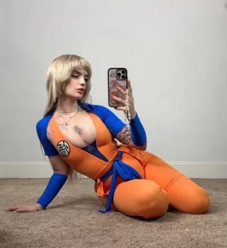 super saiyan goku cosplay! :3