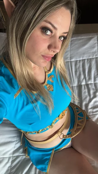 Princess Zelda (The Legend of Zelda) by Danielle