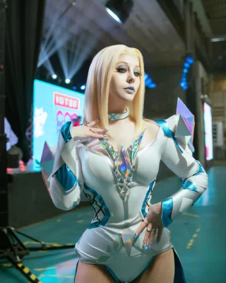 Emma Frost by Paaradais