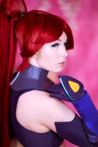 Faye, from Future Fragments (by lynxicat)