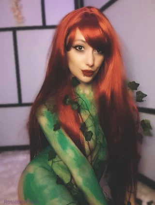 Poison Ivy by Rosiebearbella