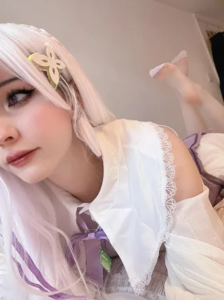 Emilia from Re:Zero by Kyaandere