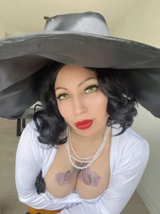 Lady Dimitrescu (Resident Evil 8: Village) by Brianna