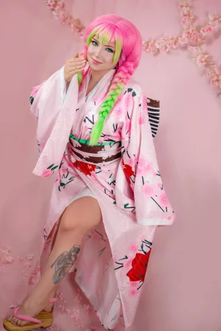 Mitsuri cosplay by Kuroitsne