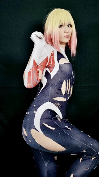 Spider-Gwen by BunnyMina